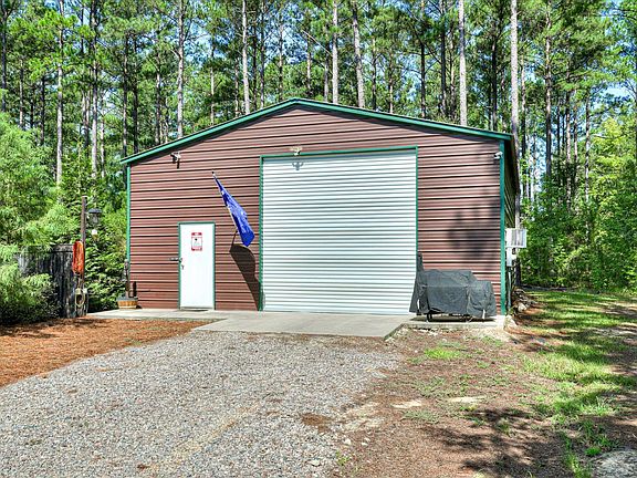 3rd image of 170 Landing Rd