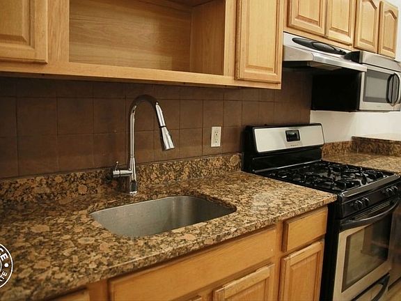 2nd image of 224 Cumberland St #22