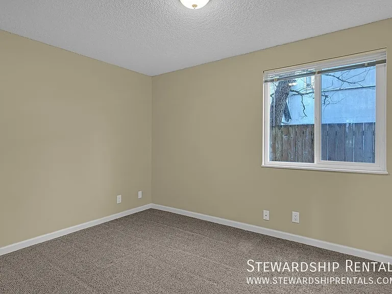 1170 Grant Aly #A — Photo 8