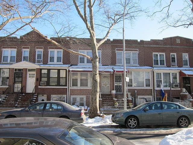 1st image of 133 E 29th St