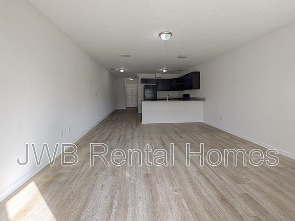 4th image of 8476 McGirts Village Ln