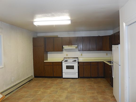 2nd image of 2045 Jack St APT C
