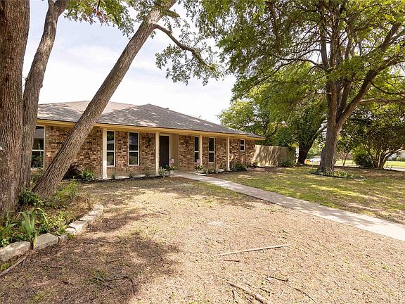 2nd image of 2705 Chadwick Dr