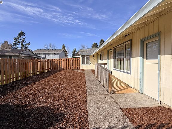 4th image of 13231 Clairmont Way