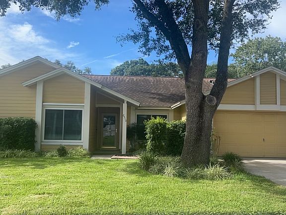 3rd image of 2510 Brimhollow Dr