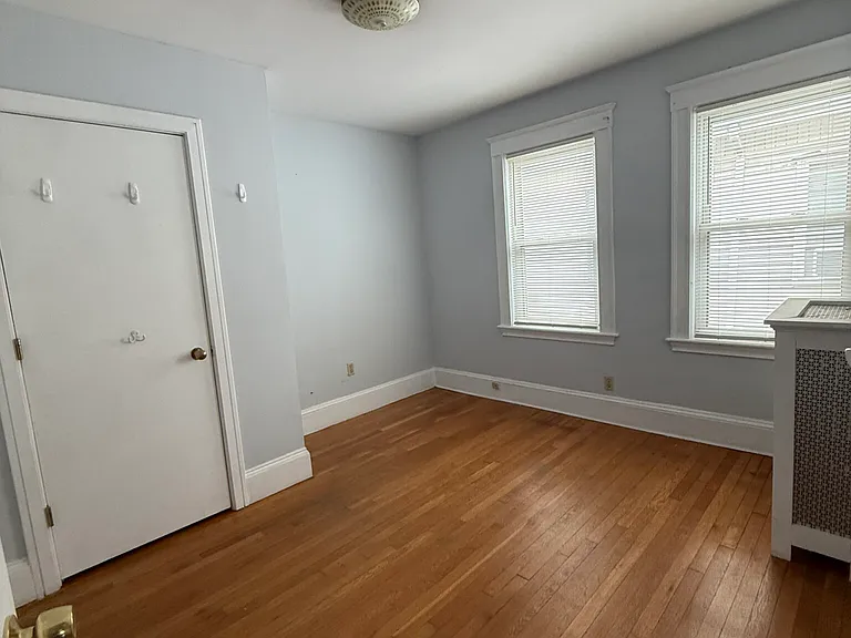 527 Gallivan Blvd #3 — Photo 8