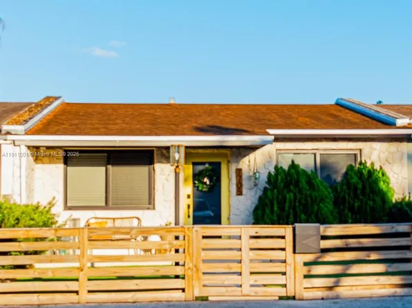 7705 NW 178th St #7705, Hialeah, FL 33015