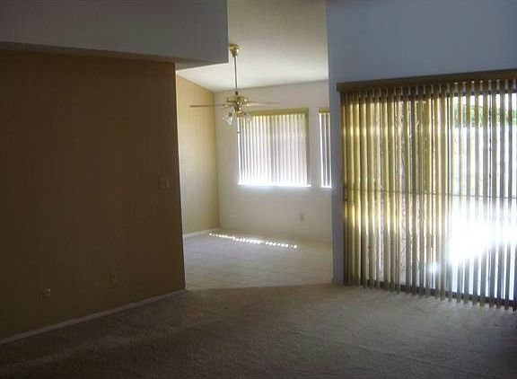 4th image of 10608 Kinross Ave