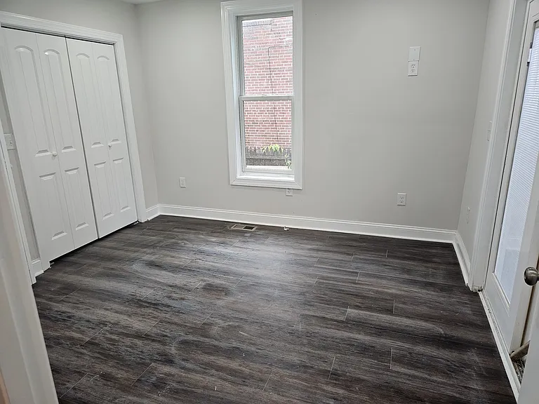 1015 S Beechfield Ave — Photo 14