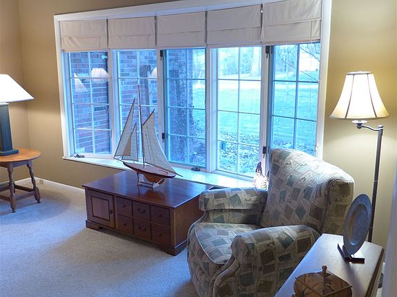 3rd image of 4880 Whippoorwill Dr