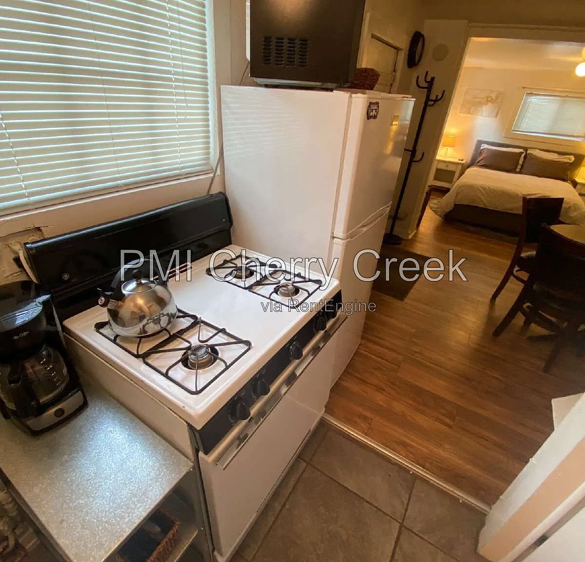 Studio, 1.0 bath, 350 sqft, $800 — Photo 1