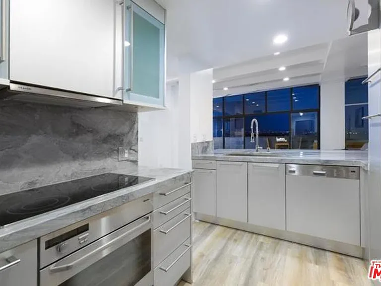 1155 N La Cienega Blvd #3 — Photo 5