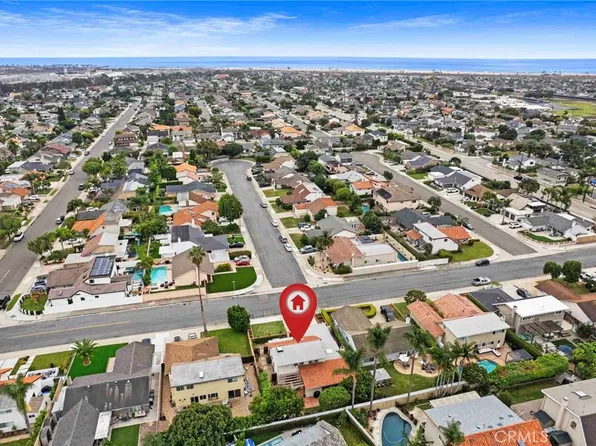 9581 Landfall Dr, Huntington Beach, CA 92646