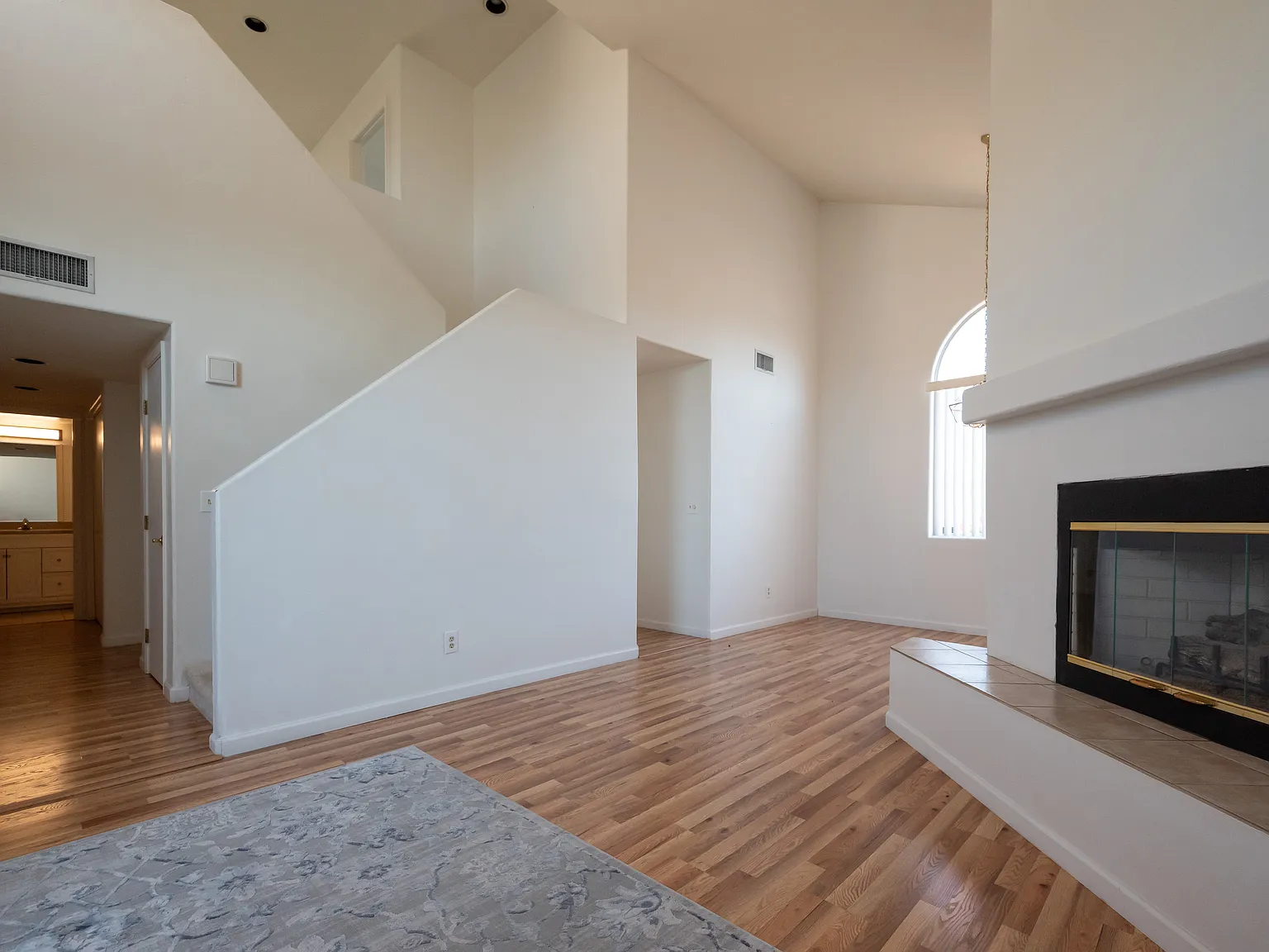 3 bed, 1831 sqft, $2,500 — Photo 4