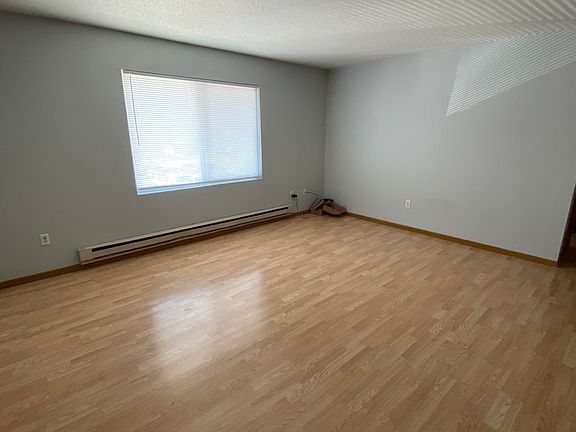 2nd image of 1516 Wood Ave APT 7