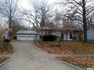 216 Algonquin Rd, Marquette Heights, IL 61554