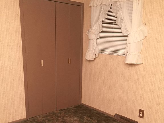 4th image of 4079 Arlington Ave