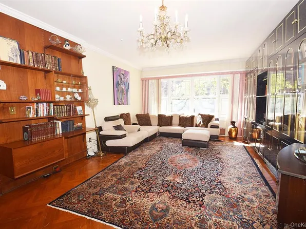 83-28 Abingdon Road image 4 of 34