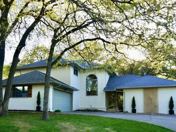 2209 E 37th Ct, Edmond, OK 73013