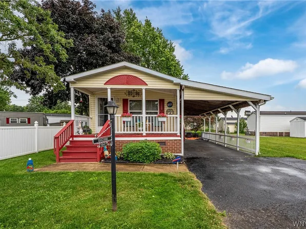 9947 Whitwick Ter, Clarence, NY 14031