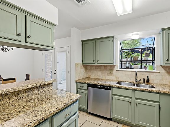 3rd image of 1904 Dartmouth St APT Q4