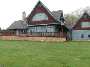 4 Highlands Ln, Hardwick, NJ 07825