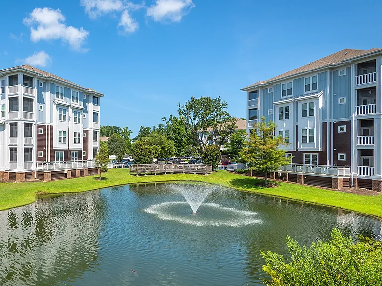 Windward Long Point Apartments — Photo 13