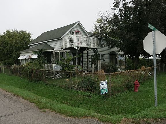 3rd image of 10021 Hickory St