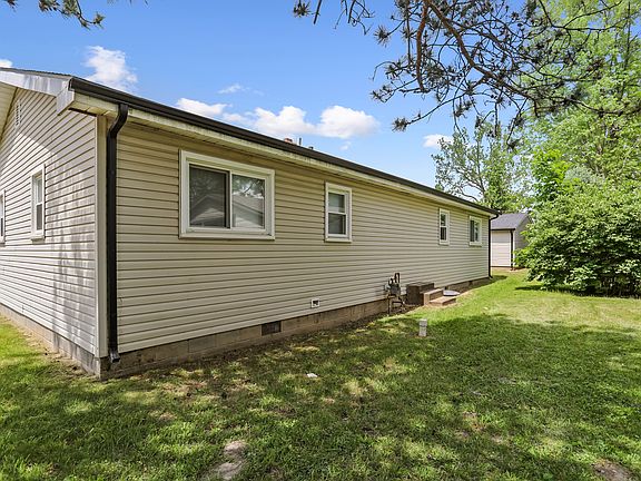 2nd image of 698 S 5th St