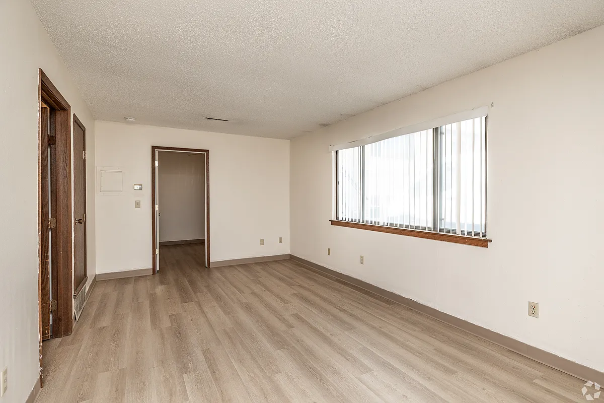 Building Photo - 2644 Hunt St #13