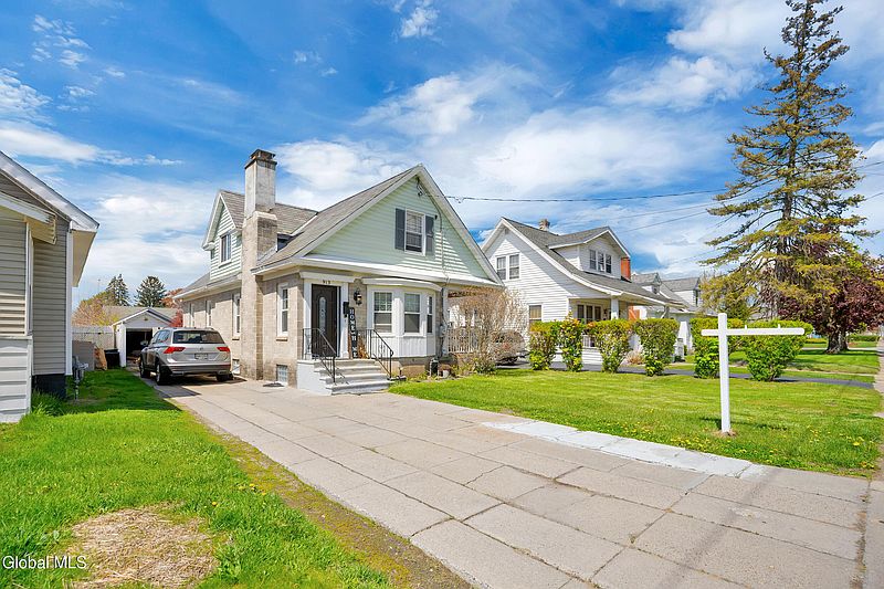 4th image of 913 Altamont Avenue