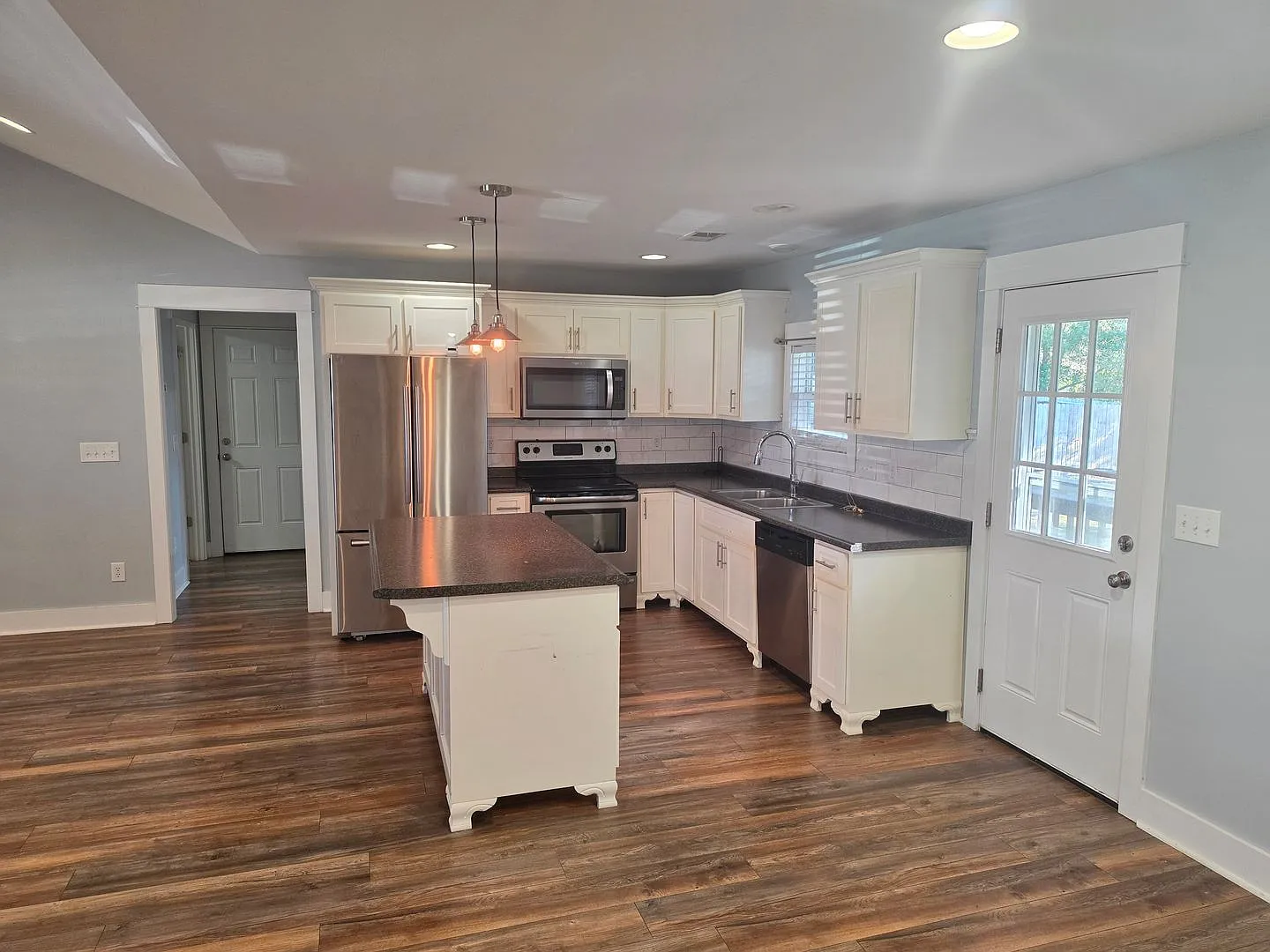 3 Bedroom, 2 Bath home. — Photo 4
