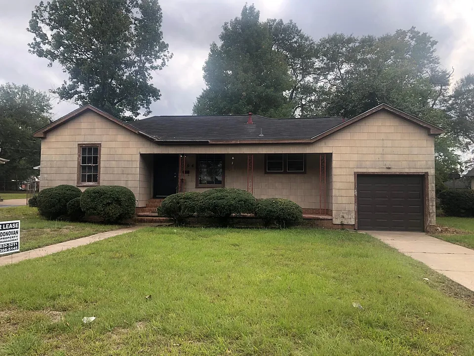 704 Martha St