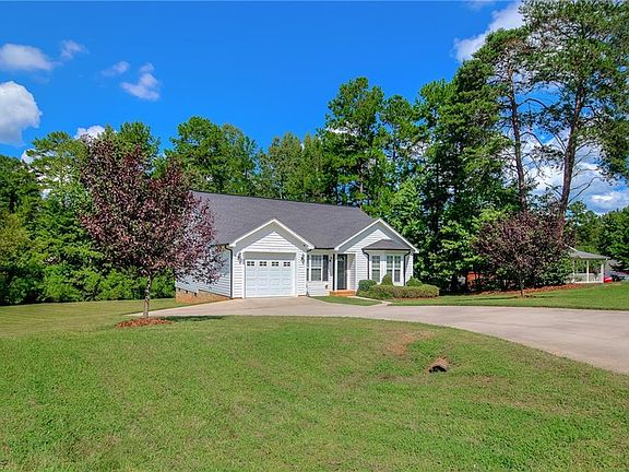 3rd image of 2145 Regency Dr