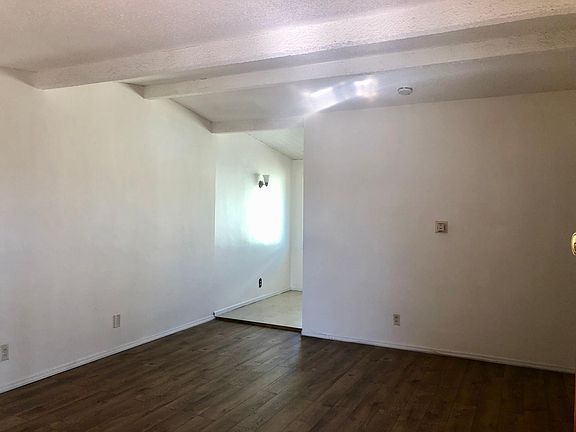 4th image of 142 S California St #F
