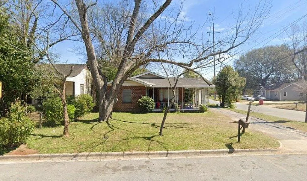 501 Lynmore Cir photo 1