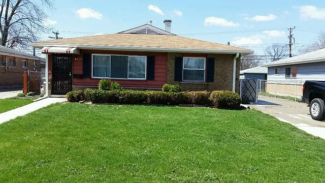1306 Burnham Ave photo 1