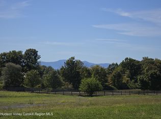 6 Fairland Farm Rd, Kinderhook, NY 12106