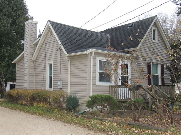 2nd image of 810 N 13th St