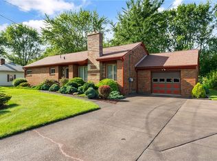 286 Park Dr, Campbell, OH