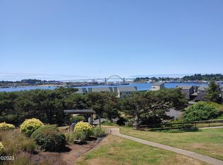 1000 SE Bay Blvd #423-424, Newport, OR 97365