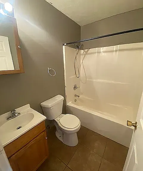 405 E Mill St #4 — Photo 8