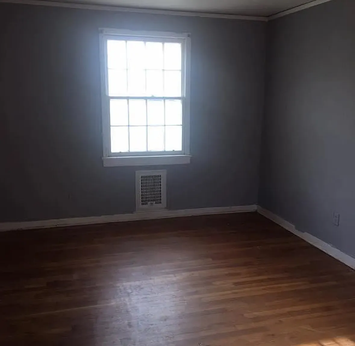 2 bed, 1.0 bath, 929 sqft, $1,050 — Photo 3