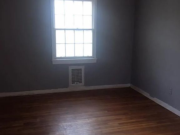 3rd image of 102 Cactus Hill Cir