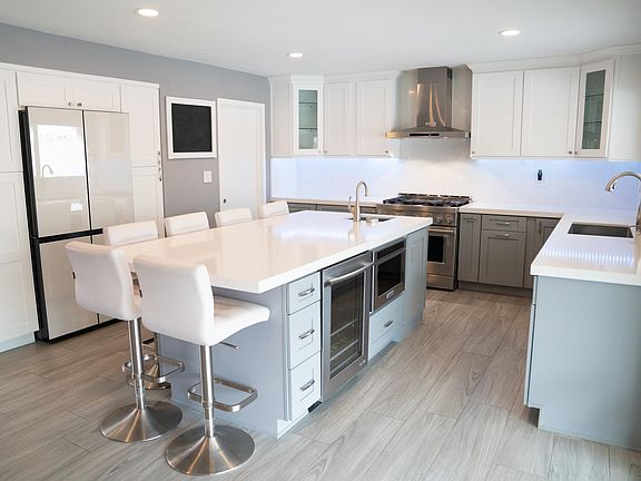 2nd image of 4019 Vincente Ave
