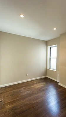 Rented by City Prime Commercial Realty  | media 19