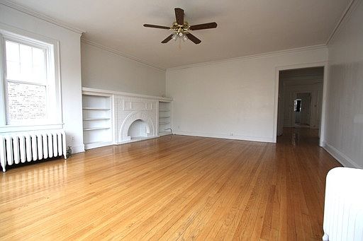 2nd image of 2418 W Lunt Ave