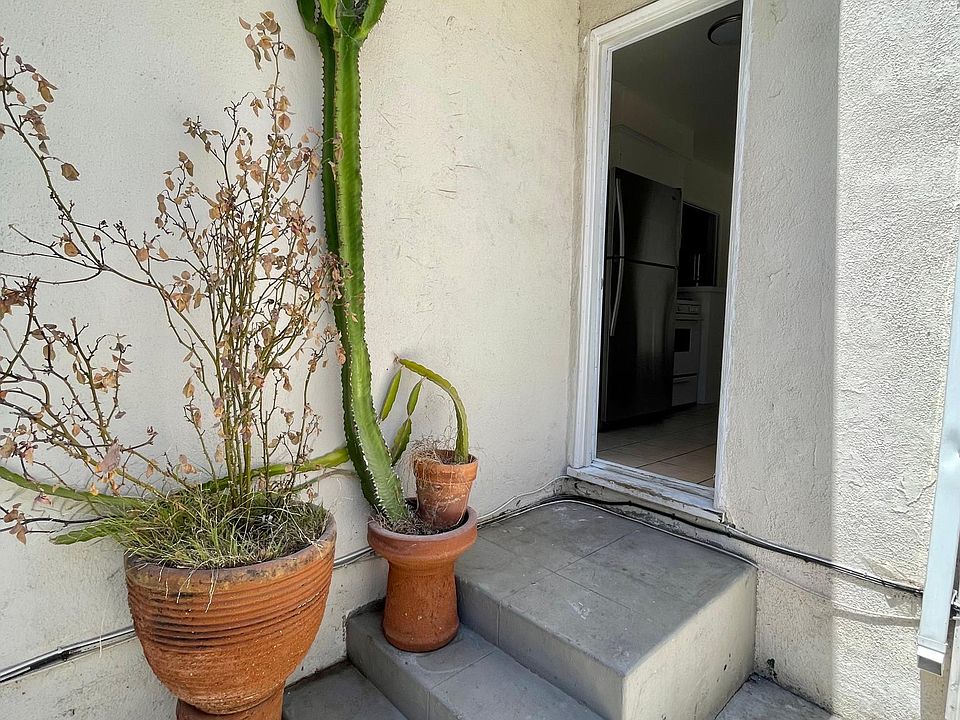 1st image of 7716 Hollywood Blvd