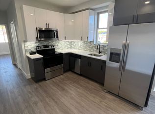 940 N 43rd St #3, Philadelphia, PA 19104
