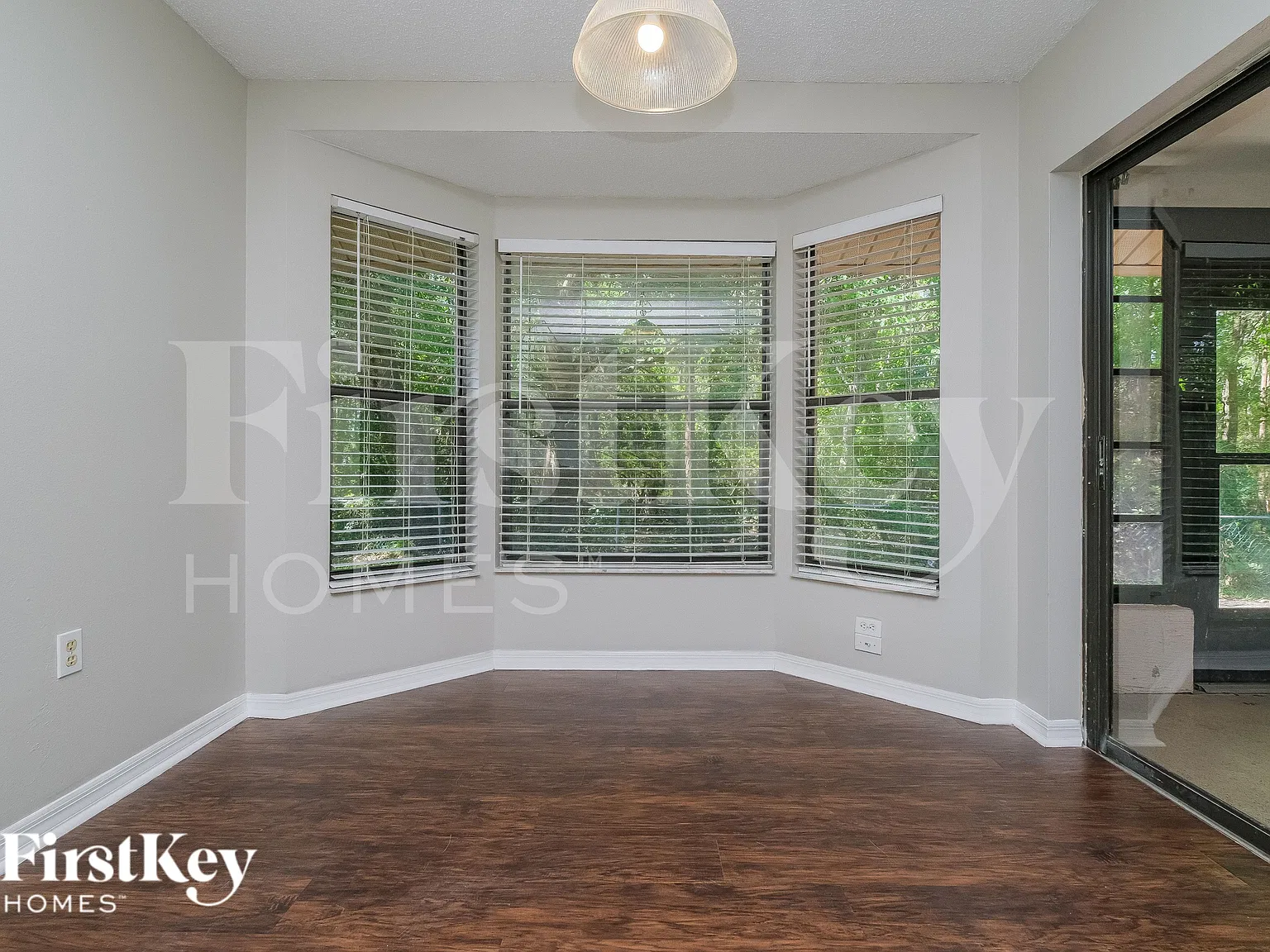 3 bed, 2.0 bath, 1573 sqft, $2,385 — Photo 4